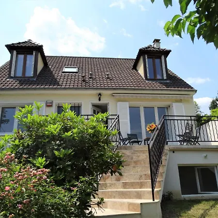 بيت للعطل La Maison De La Toile De *