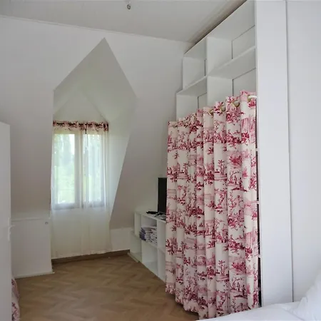 بيت للعطل La Maison De La Toile De *